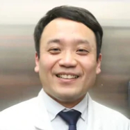 黄亮头像